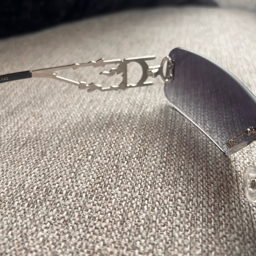 Dior Shield Gradient Purple Sunglasses - Picture 7 of 9